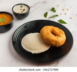 Idli Vada (Idli 1 - Vada 1)